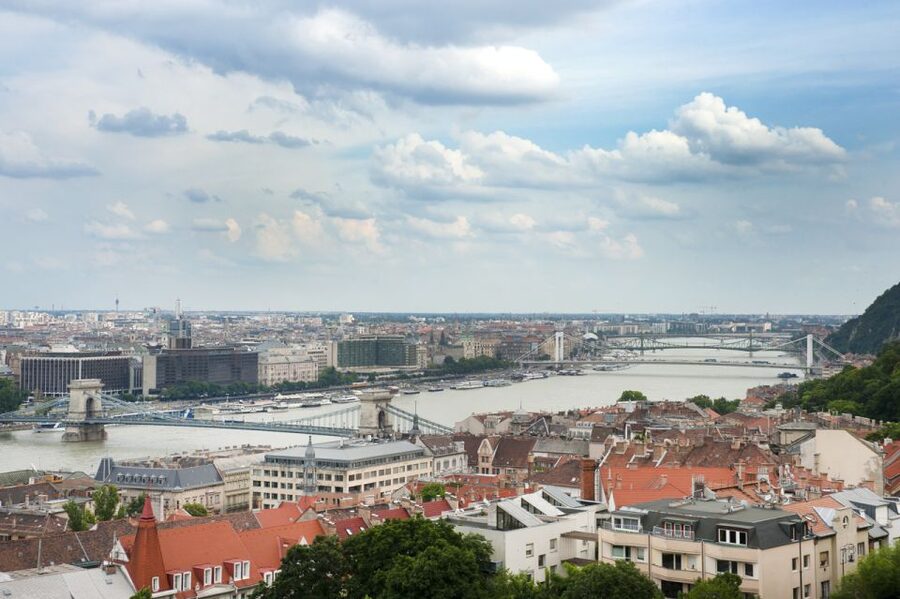 3-Hour Orientation Walking Tour of Buda and Pest - How the guide storytelling and Q&A makes it feel personal