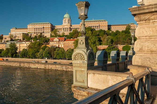 4 hours long private minivan tour in Budapest - How to plan for entrance fees without losing time