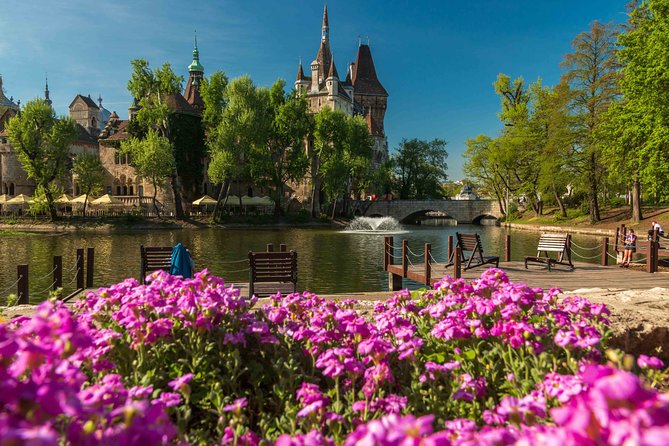 4 hours long private walking tour in Budapest - Private Budapest in 4 hours: how the loop actually helps