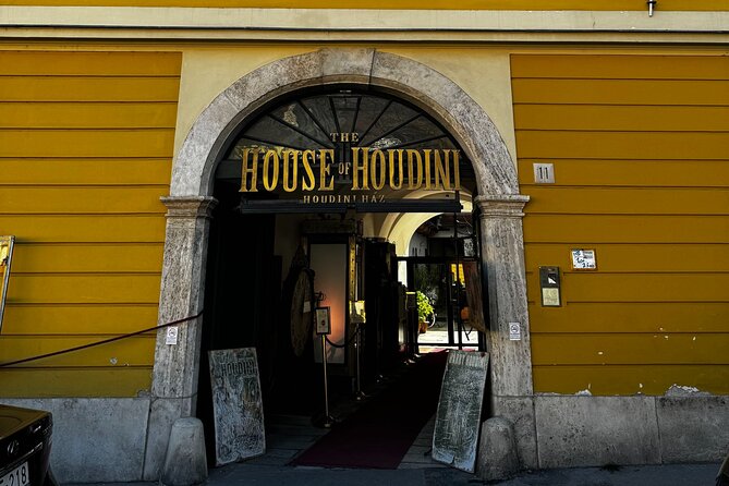 A Self-Guided Audio Tour of Budapest’s Castle District - Starting at the Museum of Music History: get your bearings fast
