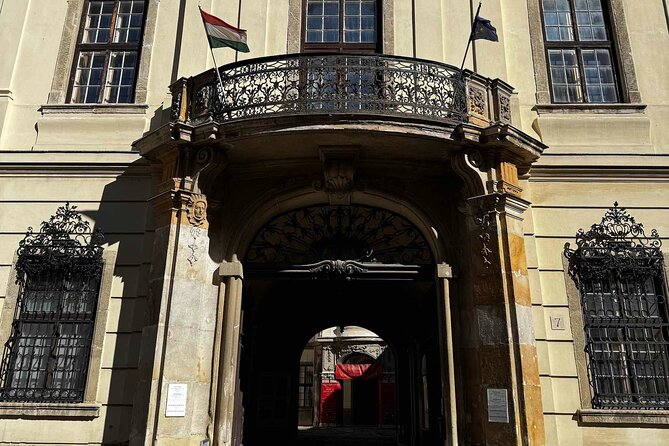 A Self-Guided Audio Tour of Budapest’s Castle District - Memorial to Abdi Abdurrahman: where memory meets city layers