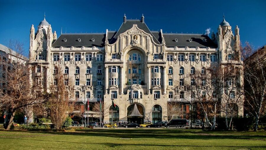 Art Nouveau Tour in Budapest: 3-Hour Private Tour - Reading Budapest façades like you were born there