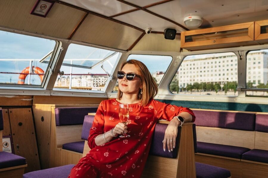Best of Budapest Cruise - Crowd, Seating, and Noise: What Actually Changes Onboard