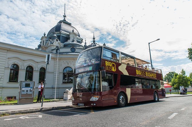Big Bus Budapest Hop-On Hop-Off Bus and Walking Tour - Audio Commentary in 16 Languages: Great Idea, Mixed Execution