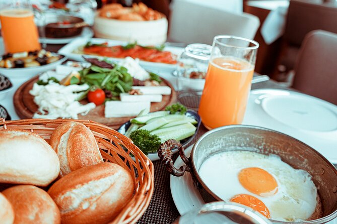 Bottomless Brunch and Cruise with Prosecco in Budapest - Gróf Széchényi Basics: Timing, Seating, and What 2 Hours Really Means