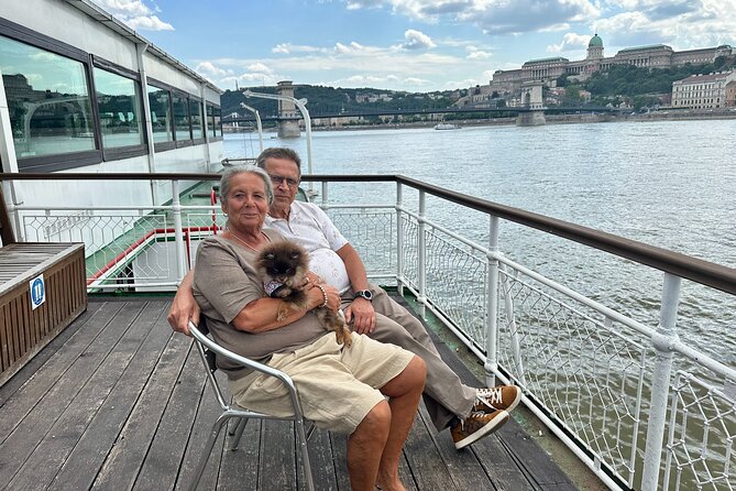 Bottomless Brunch and Cruise with Prosecco in Budapest - Bottomless Prosecco: What You Can Drink and the 18+ Rule