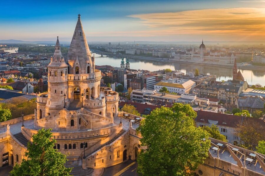 Buda Castle District and Matthias Church Private Tour - Matthias Church: skip the ticket office, then savor the details