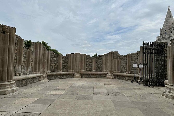 Buda Castle Tour: History and Architecture - The Medieval Jewish quarter and the prayer house you can enter