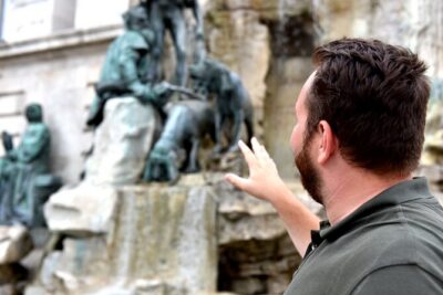 Buda Castle Walking Tour with Matthias church entry, Cake&Coffee