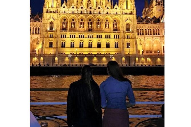 Budapest: 1-Hour Highlights Cruise with Welcome Drink - How Each Landmark Passes by, and What to Watch For