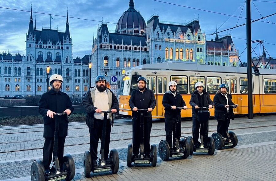 Budapest: 1 Hour Instagram Segway Tour - Danube in One Hour, Buda to Pest on a Segway