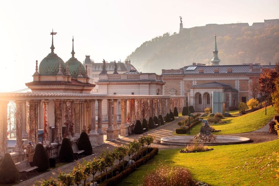 Budapest: 3-hour City Tour with Castle Walk + 1-hour Cruise - The bus loop that actually helps you orient