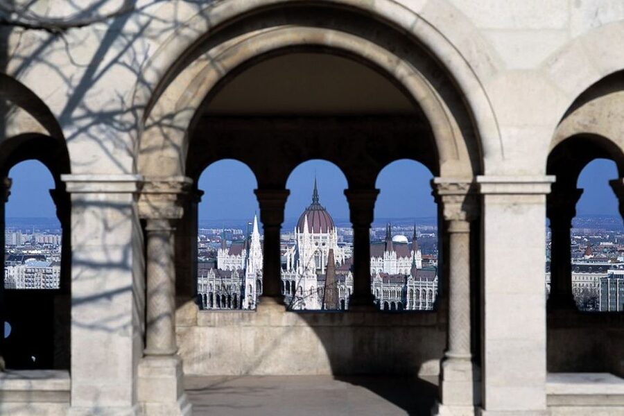 Budapest: 3-Hour Grand City Tour and Castle Walk - Who should book this tour, and who might want a different plan