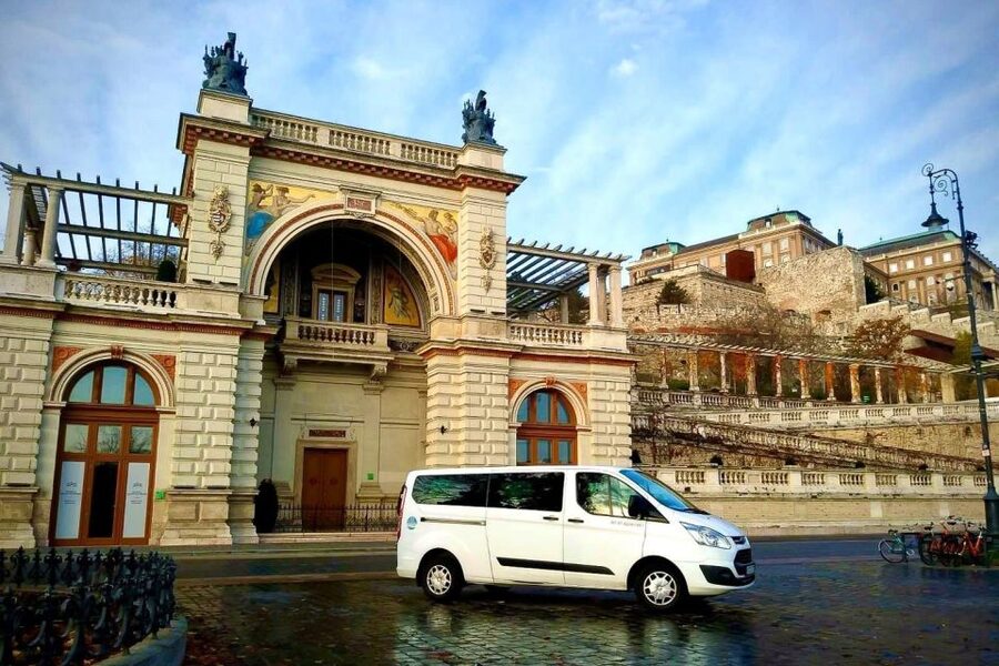 Budapest: 3-Hour Grand City Tour and Castle Walk - A 3-hour bus plus Castle walk that actually helps you plan