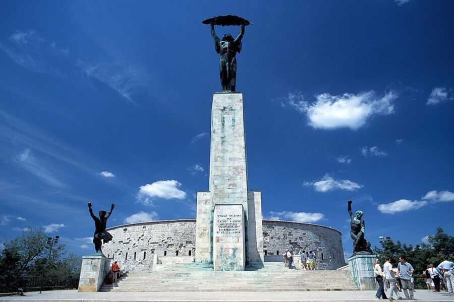 Budapest: 3-Hour Grand City Tour and Castle Walk - Price and value: is $49 worth it?