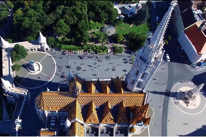 Budapest: 3-Hour Live-guided Bus Tour and 1-hour River Cruise - Hungarian Parliament Building, Kossuth Square, and angles on the Danube