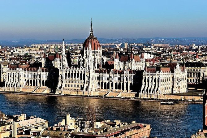 Budapest: 3-Hour Live-guided Bus Tour and 1-hour River Cruise - Opera House on Andrássy út: neo-Renaissance and imperial-era funding