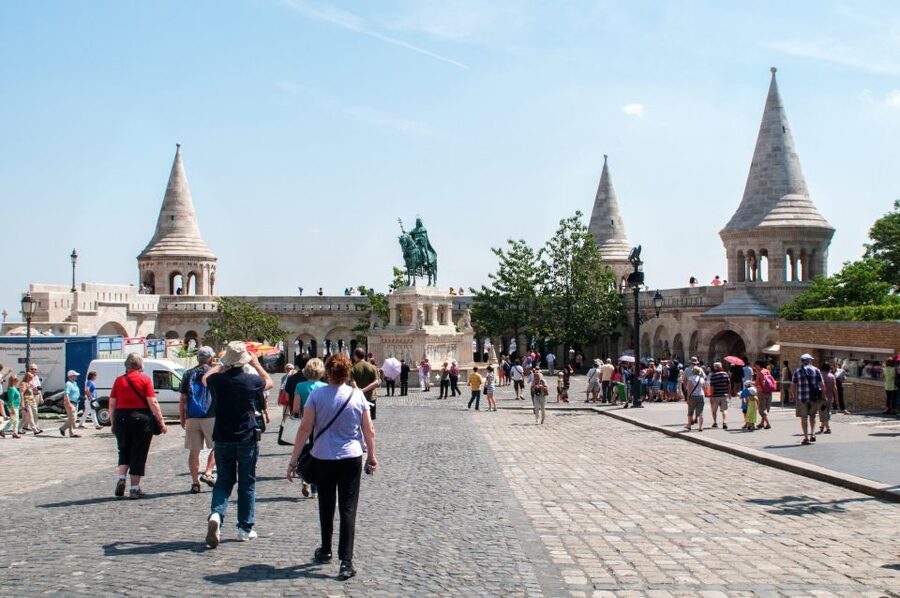 Budapest: 3-Hour Live Guided Sightseeing Tour - Key takeaways before you go
