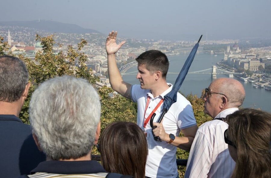 Budapest: 3-Hour Live Guided Sightseeing Tour - City Park passes: thermal baths and the zoo along the route