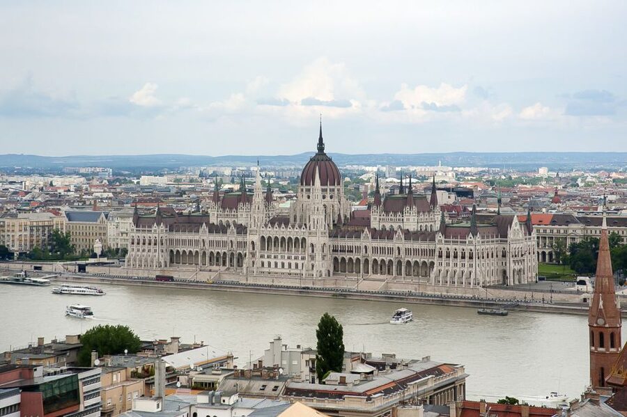 Budapest 3-Hour Walking Tour in Italian - The Stops Between Icons: Royal Palace, President’s Palace, and Why They Matter