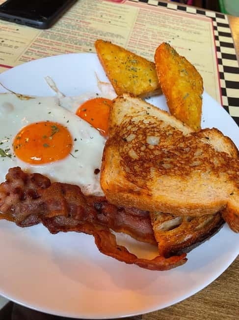 Budapest: 4-hour Bottomless Brunch w/ Cocktails & Craft Beer - Ruin Brew in Budapest: ruin bar energy and craft-beer personality