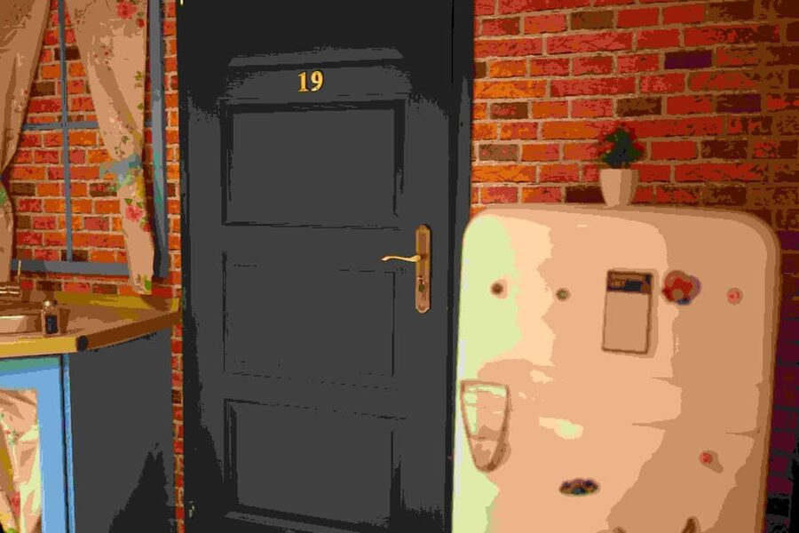 Budapest: 90s Sitcom Escape Room Adventure with Drinks - Should You Book This Budapest Sitcom Escape Room?