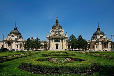 Budapest All in One Small Group Walking Tour with Strudel Stop