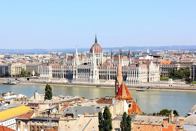 Budapest All in One Small Group Walking Tour with Strudel Stop - St. Stephen’s Basilica Area and the Walk to the Bridge Stories
