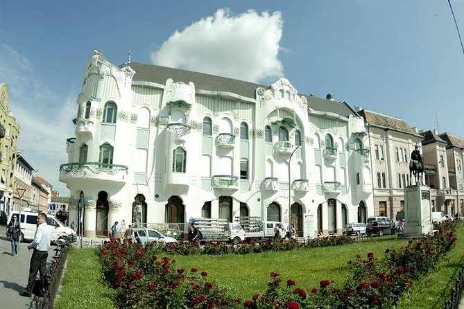 Budapest Art Nouveau Walking Tour - The Walking Pace and the Public Transport Twist