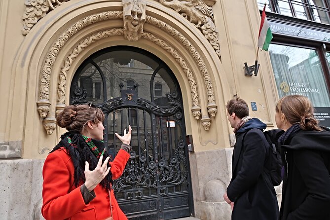 Budapest Art Nouveau Walking Tour - How the walk plays out: stops, pacing, and where you meet