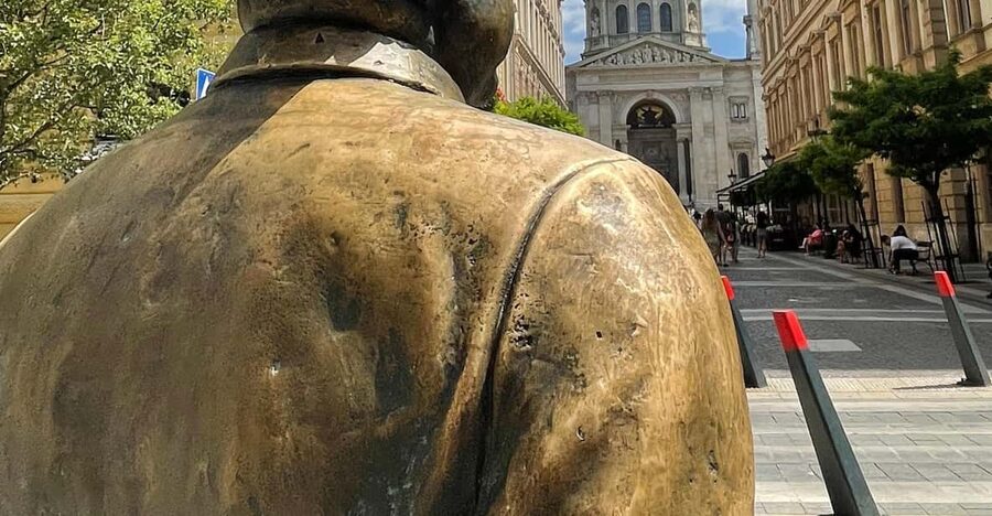 Budapest: Assist the Authorities Outdoor Escape Room Game - Uncle Karl and St Stephen’s Basilica: How the Case Unfolds