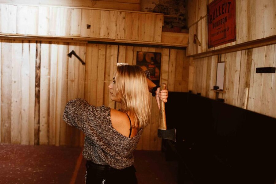 Budapest: Axe Throwing Experience - Your own lane practice: the part that turns chaos into technique