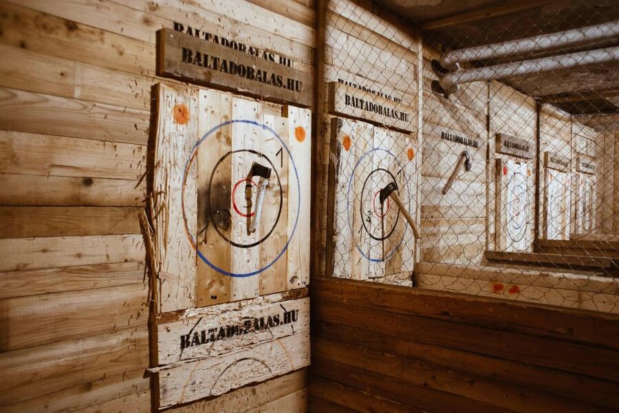 Budapest: Axe Throwing Experience - What to bring, what not to do, and the small things that help