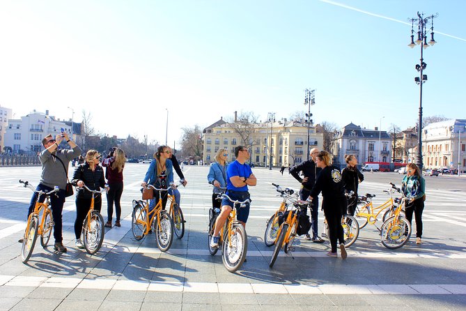 Budapest Bike Tour - Across the bridges: Szechenyi Lánchíd and Danube views to Buda Castle