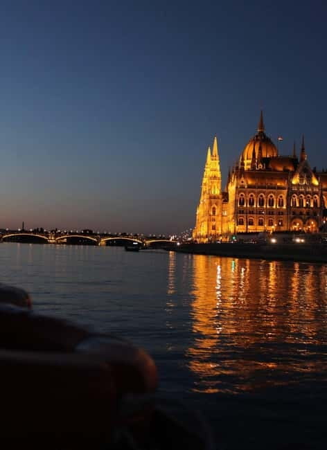 Budapest Boat Cruise with Personal Live Tour Guiding(+Drink) - Budapest at night from the Danube, where the lights do the work