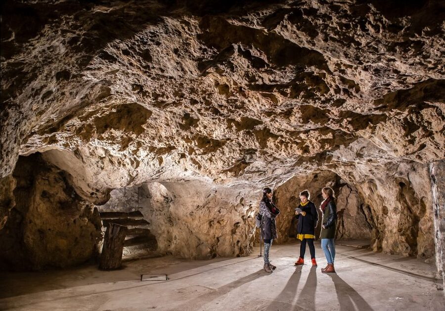 Budapest: Buda Castle Cave Tour - What you actually see underground: limestone caverns and man-made cellars