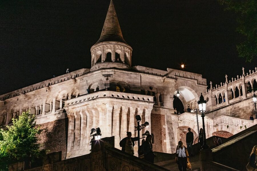 Budapest: Buda Castle District Vampires and Myths Night Tour - Meeting at Kilometre Zero and the Uphill Reality