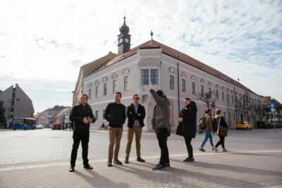 Budapest: Buda Castle District Walking Tour with a Historian
