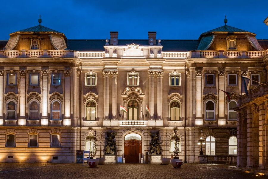 Budapest: Buda Castle Walk with Saint Stephen's Hall - Price and value: what $29 buys you (and what it does not)