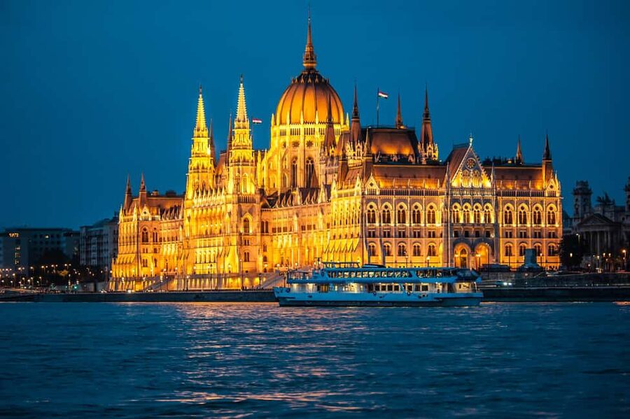 Budapest: By Night Sightseeing Cruise with Welcome Drink - Key Points You Should Know Before You Board