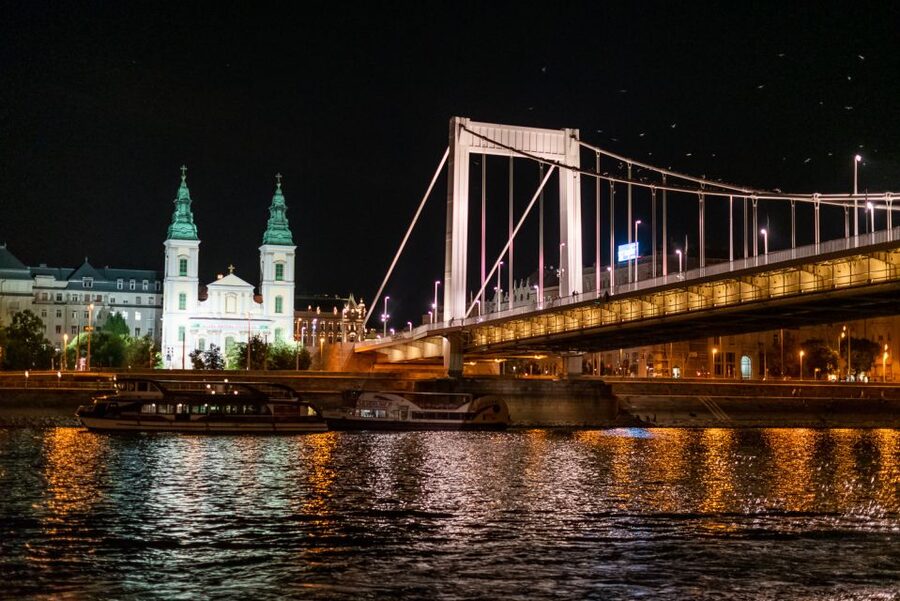 Budapest: Candlelit Dinner River Cruise with Live Music - Should you book this candlelit Danube dinner cruise?