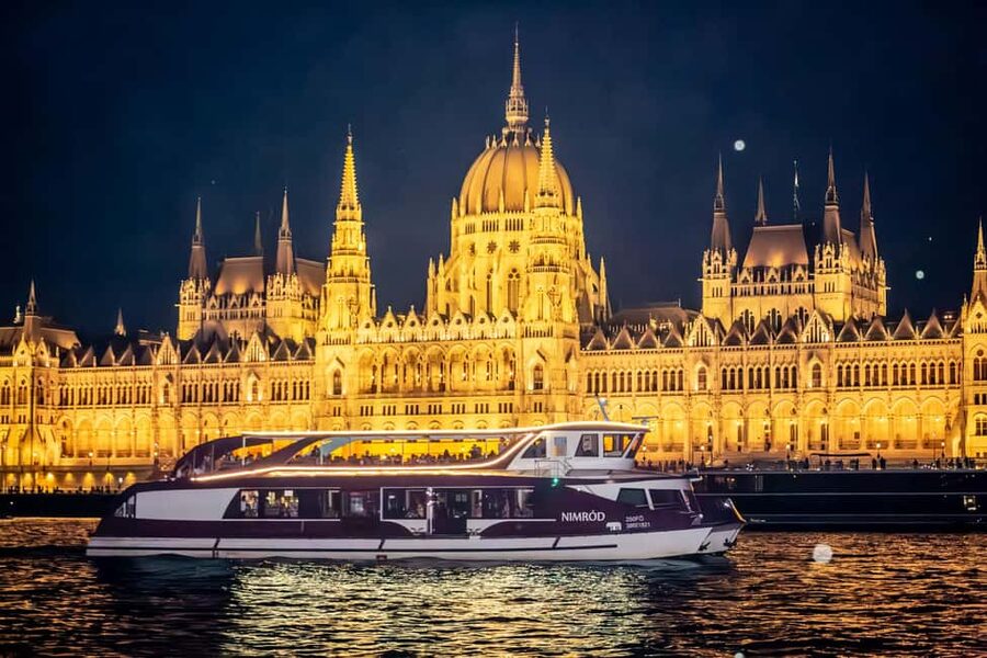 Budapest: Catamaran Pizza Cruise - Route-by-route quick reality check: what you will and might miss