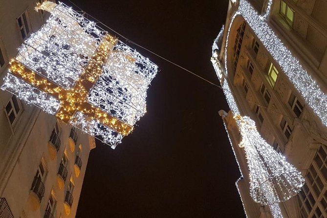 Budapest Christmas Market Tour with Basilica visit & Chimney cake - Chimney cake and Hungarian winter comfort food that actually tastes local