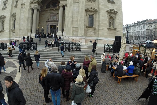 Budapest Christmas Walking Tour & Entry to St Stephen's Basilica - A 3:00 pm start that works for Christmas lights