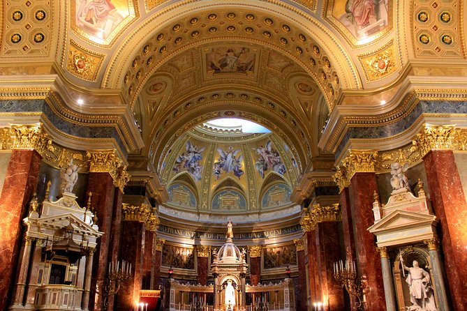 Budapest Christmas Walking Tour & Entry to St Stephen's Basilica - Inside St Stephen’s Basilica, the guided skip-the-line moment