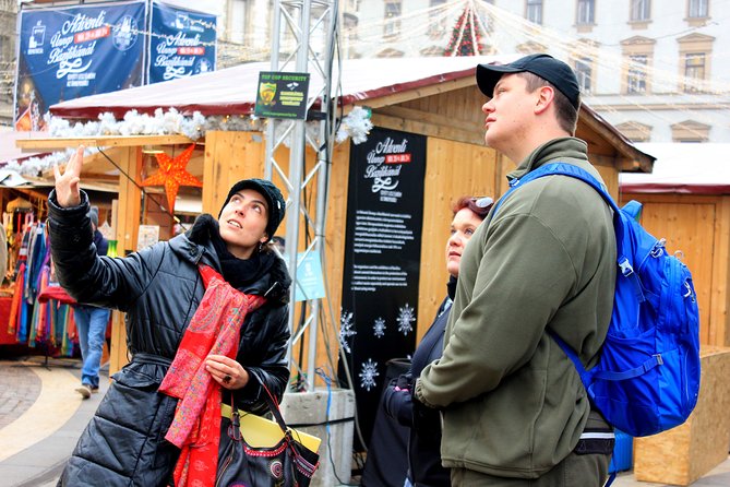 Budapest Christmas Walking Tour & Entry to St Stephen's Basilica - Guides, personalities, and how to get more out of the experience
