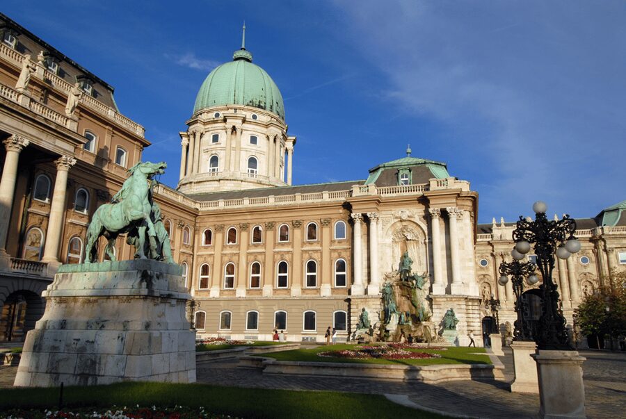 Budapest: City Discovery Tour - Matthias Church Stop: A Late-Gothic Landmark in Medieval Buda
