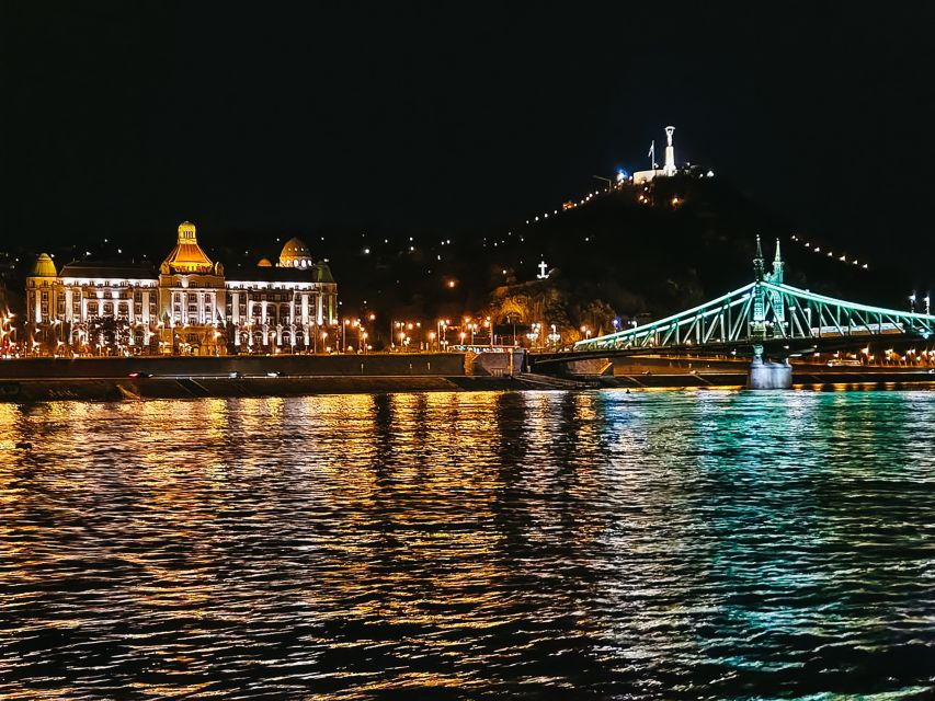 Budapest: City Highlights Sightseeing Cruise - Open deck versus enclosed deck, and how to dress for the reality