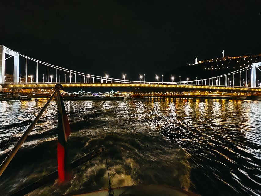 Budapest: City Highlights Sightseeing Cruise - Because it’s not guided, you need your own landmark cheat sheet