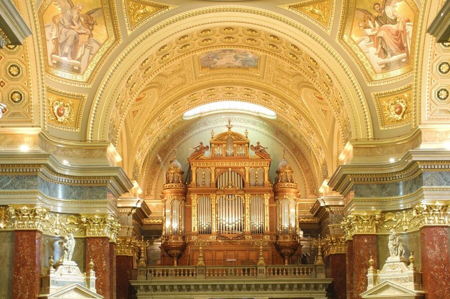 Budapest: Classical Music Concerts in St Stephen's Basilica - Picking the right program: Requiem, Organ Concert, or Ave Maria Air Alleluja II